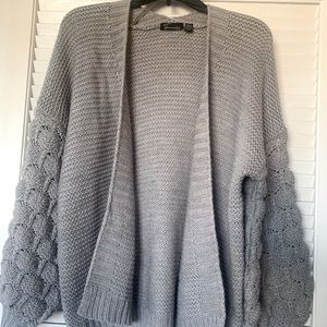 Femme by design - Gray  knitted cardigan